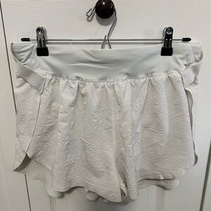 Lululemon Fast and Free High-Rise Short 2" *Airflow In-Sense Emboss Bone Sz 8